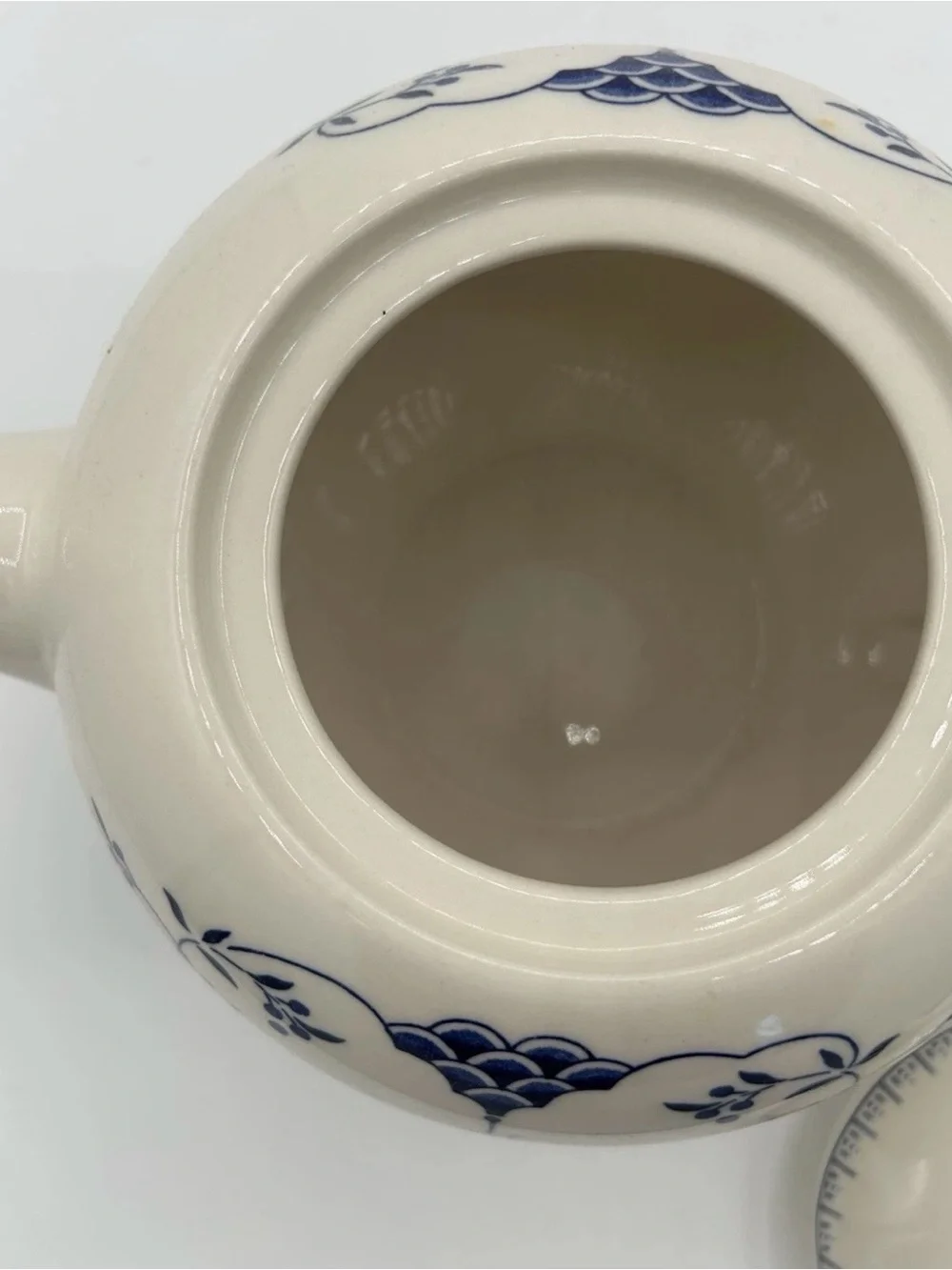 Blue And White Churchill Finlandia Teapot Coffee Pot Made In Stafford England